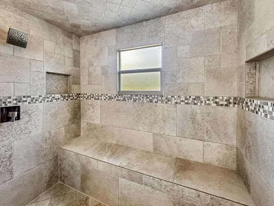 En Venta: $1,649,995 (4 camas, 3 baños, 3305 Pies cuadrados)