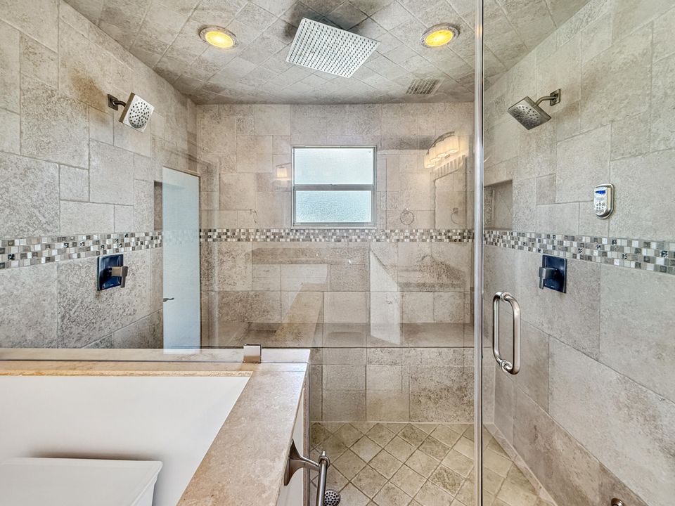 En Venta: $1,649,995 (4 camas, 3 baños, 3305 Pies cuadrados)