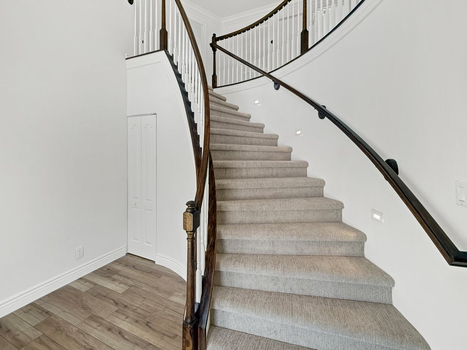 En Venta: $1,649,995 (4 camas, 3 baños, 3305 Pies cuadrados)