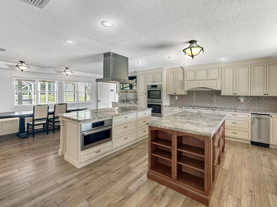 En Venta: $1,649,995 (4 camas, 3 baños, 3305 Pies cuadrados)