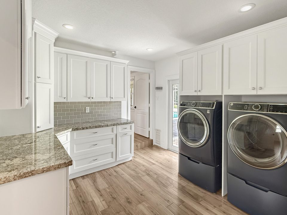 En Venta: $1,649,995 (4 camas, 3 baños, 3305 Pies cuadrados)