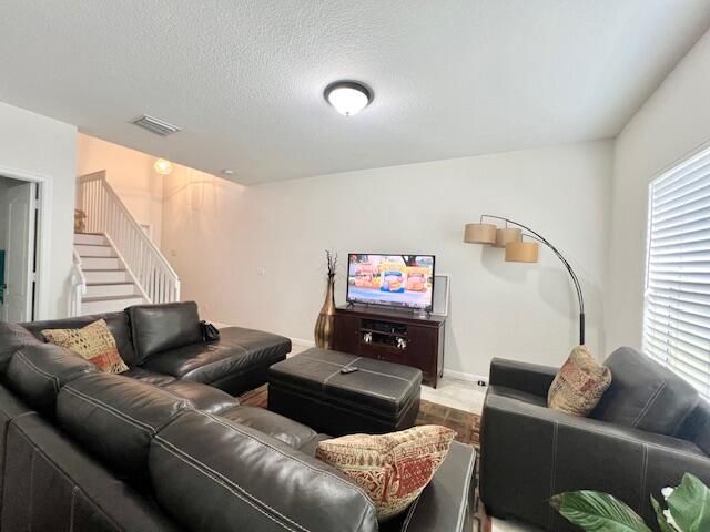 En Venta: $450,000 (3 camas, 2 baños, 1748 Pies cuadrados)