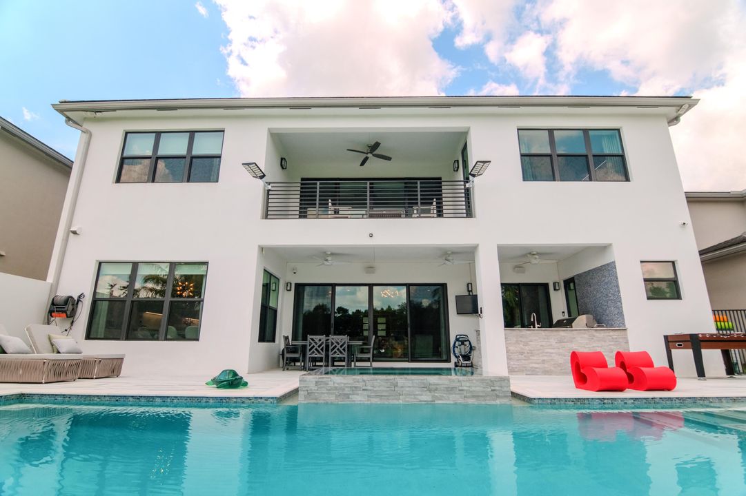 В аренду: $17,900 (5 спален, 6 ванн, 5315 Квадратных фут)