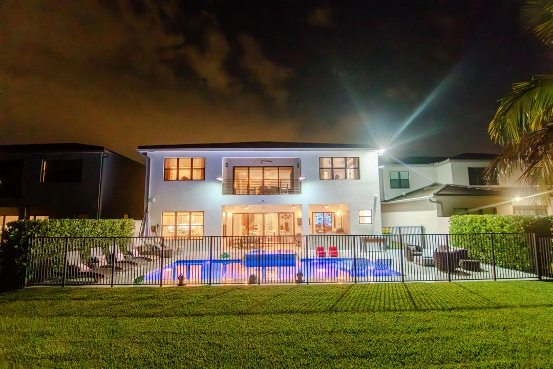 В аренду: $17,900 (5 спален, 6 ванн, 5315 Квадратных фут)