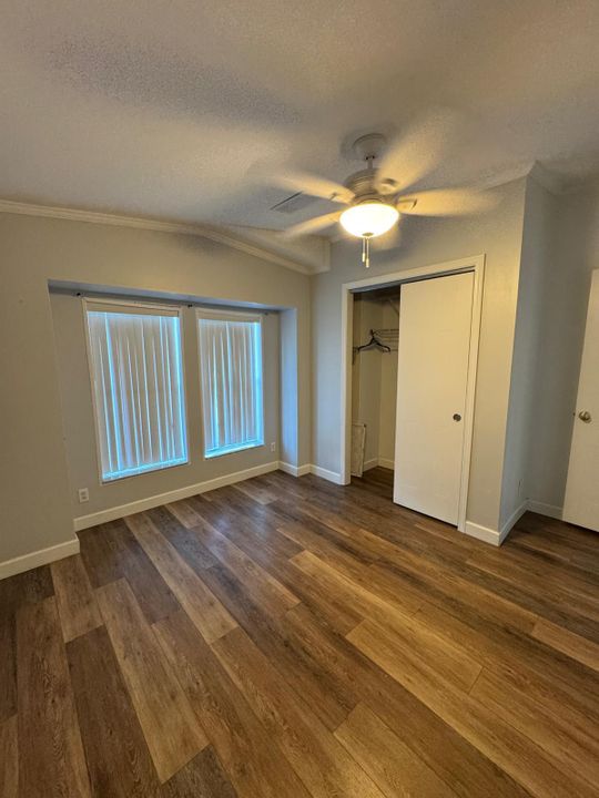 For Sale: $145,000 (5 beds, 4 baths, 1600 Square Feet)