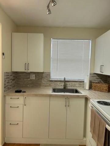 For Rent: $1,800 (2 beds, 2 baths, 850 Square Feet)