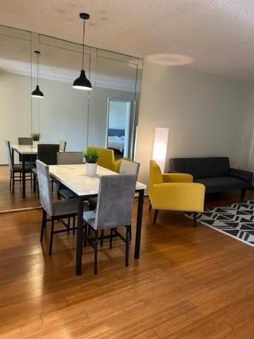 For Rent: $1,800 (2 beds, 2 baths, 850 Square Feet)