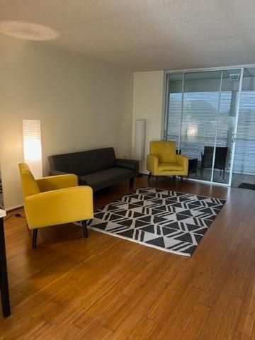 For Rent: $1,800 (2 beds, 2 baths, 850 Square Feet)