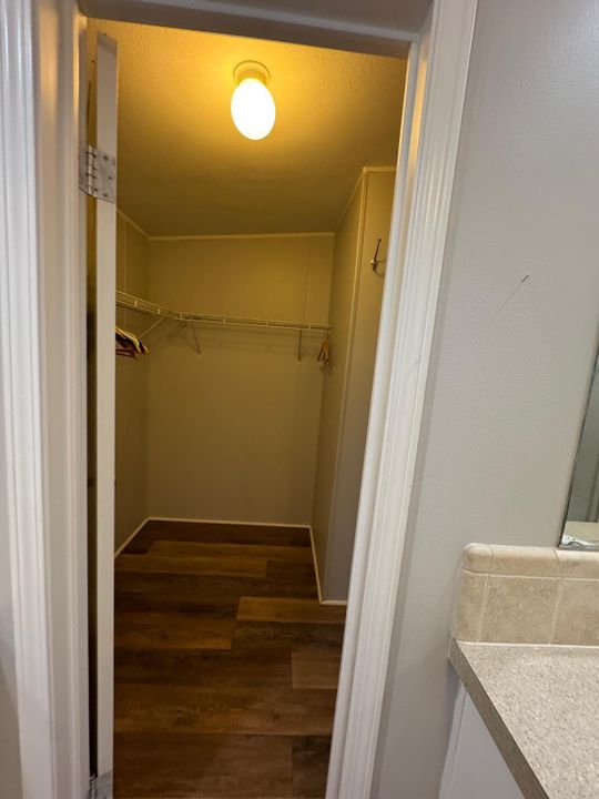 For Sale: $145,000 (5 beds, 4 baths, 1600 Square Feet)