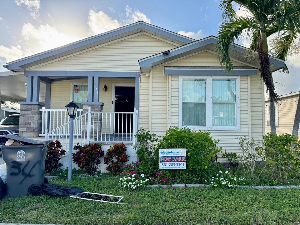 For Sale: $145,000 (5 beds, 4 baths, 1600 Square Feet)