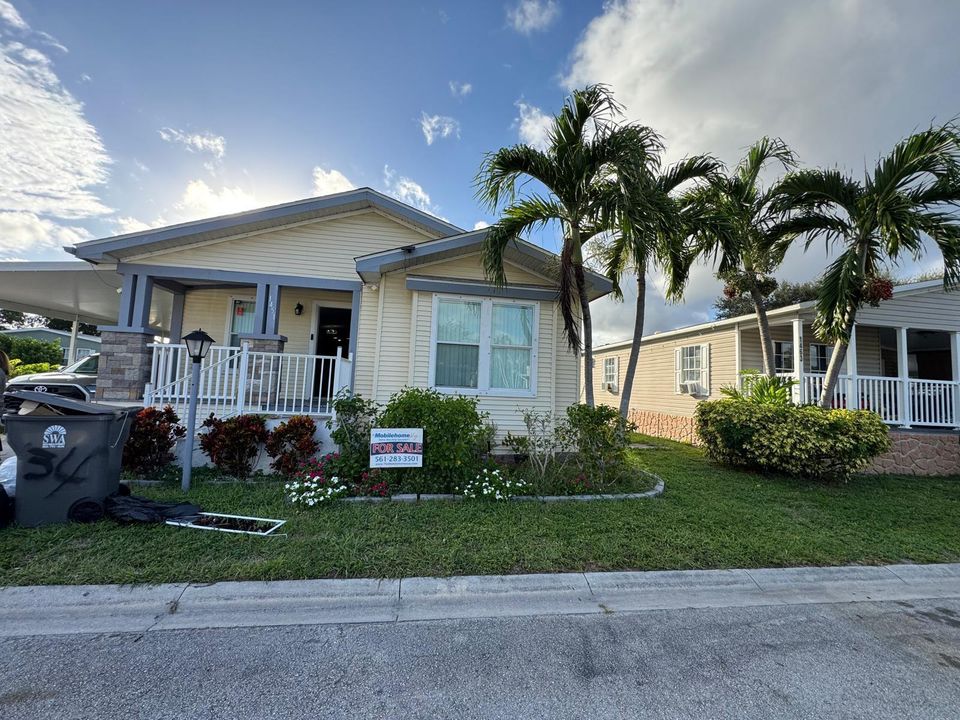 For Sale: $145,000 (5 beds, 4 baths, 1600 Square Feet)