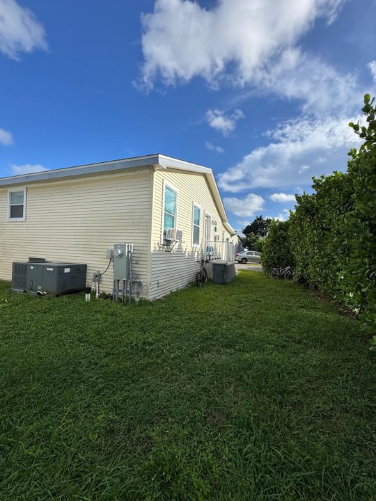 For Sale: $145,000 (5 beds, 4 baths, 1600 Square Feet)