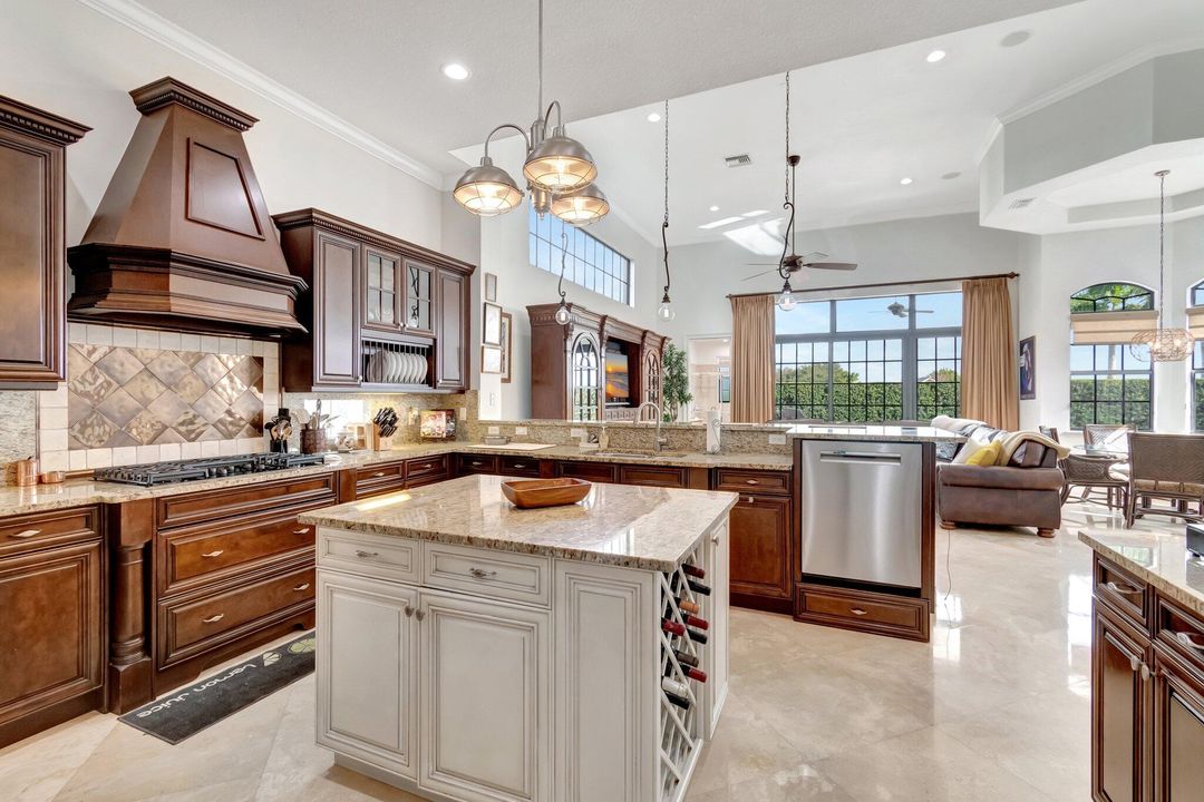 待售: $1,625,000 (5 贝兹, 6 浴室, 4798 平方英尺)