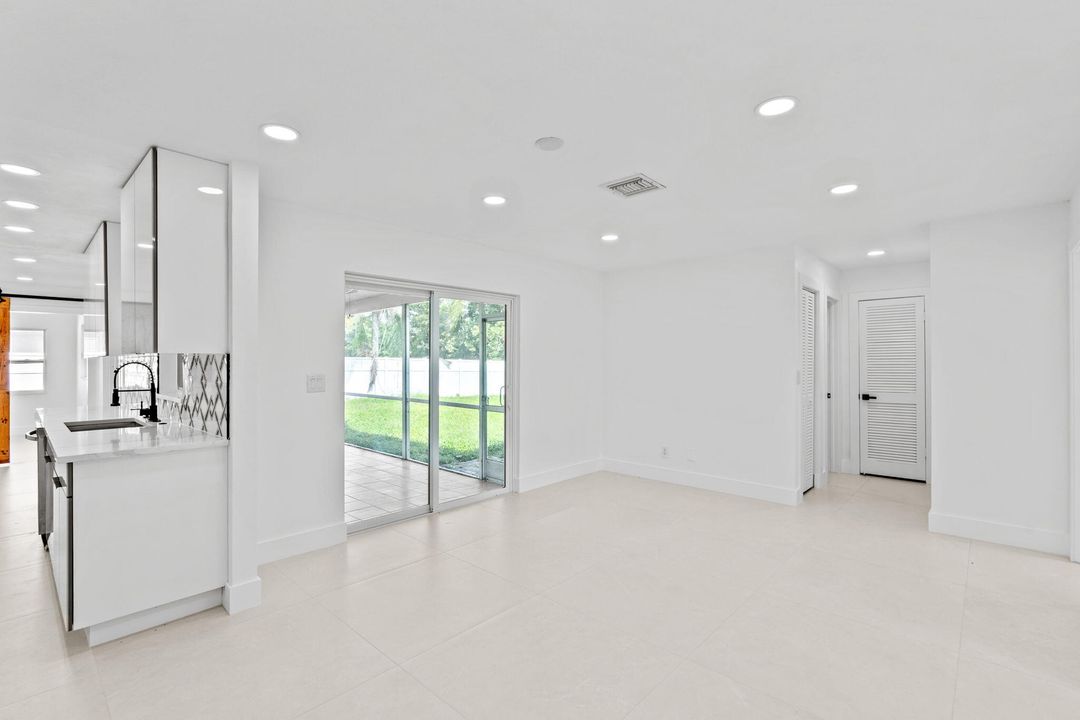 待售: $585,000 (3 贝兹, 2 浴室, 1584 平方英尺)