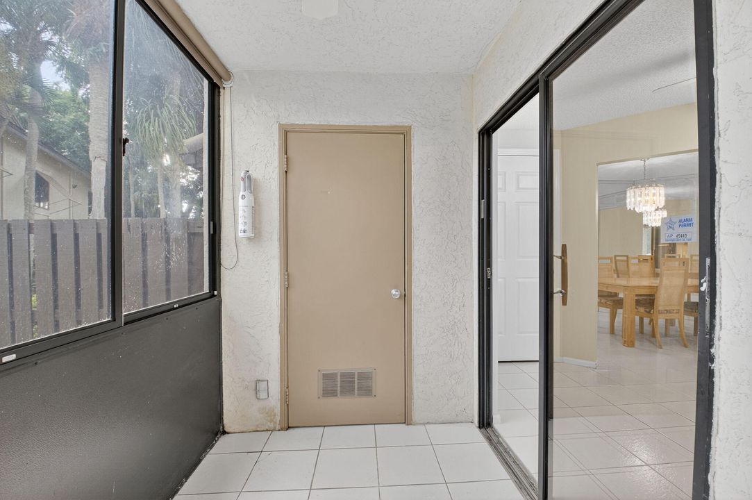 For Sale: $169,900 (2 beds, 2 baths, 1134 Square Feet)