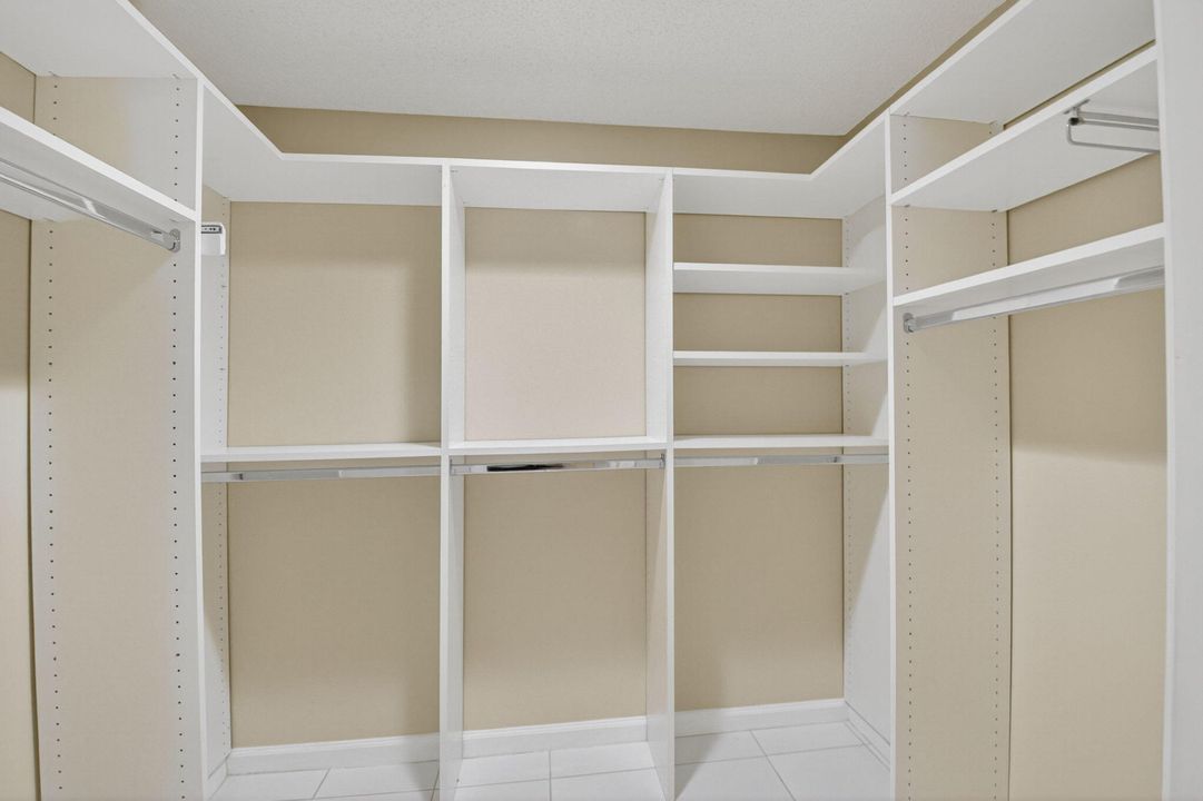 For Sale: $169,900 (2 beds, 2 baths, 1134 Square Feet)