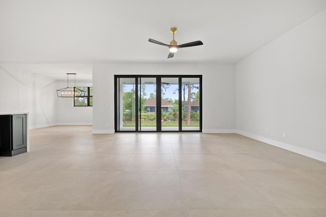 En Venta: $851,550 (4 camas, 2 baños, 2256 Pies cuadrados)