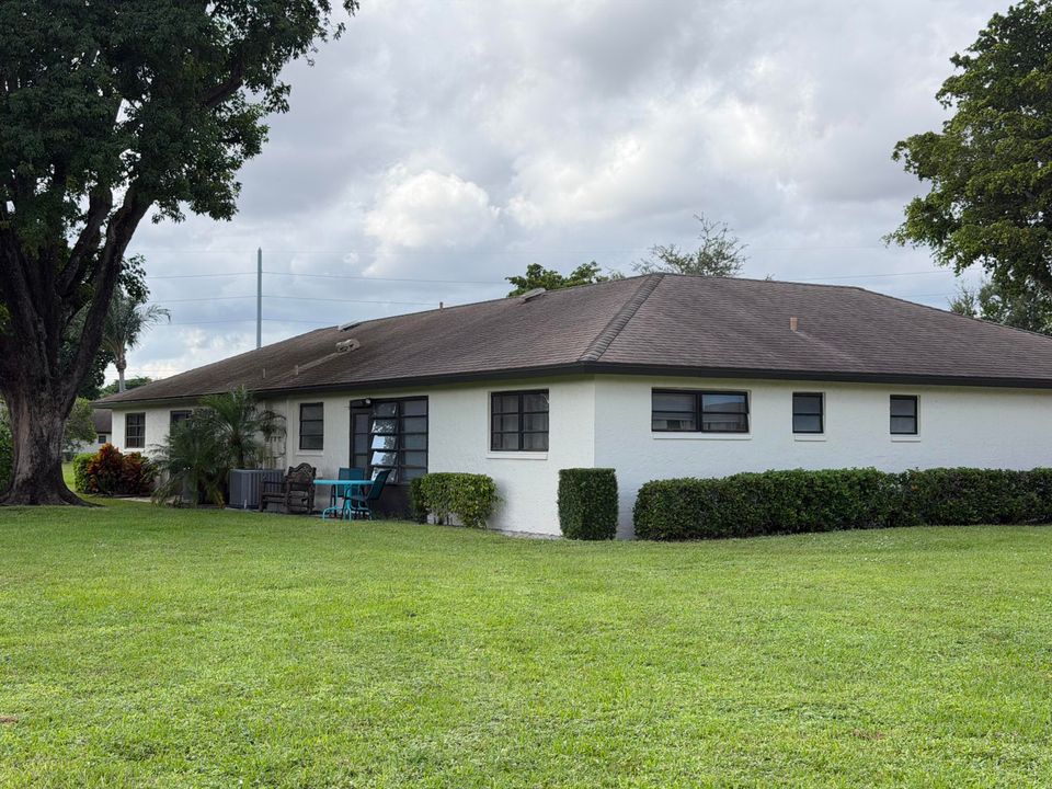 For Sale: $199,000 (2 beds, 2 baths, 1400 Square Feet)