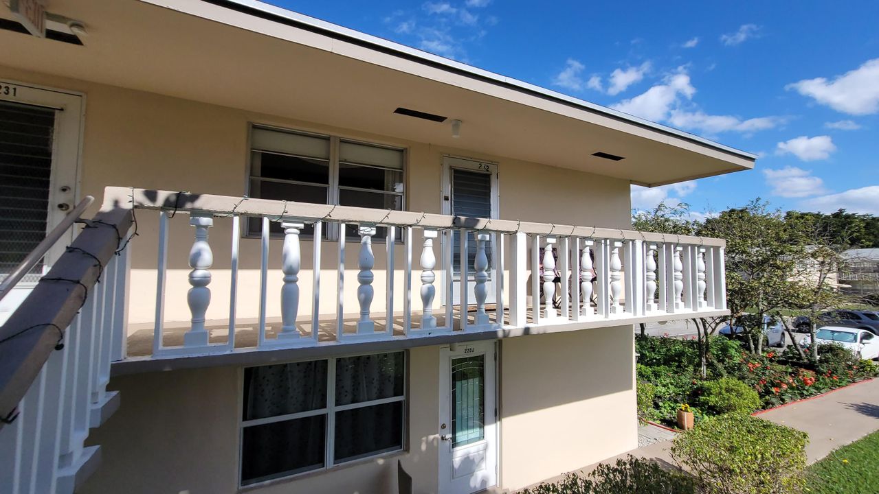 合同活跃: $129,000 (2 贝兹, 1 浴室, 798 平方英尺)