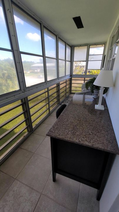 合同活跃: $129,000 (2 贝兹, 1 浴室, 798 平方英尺)