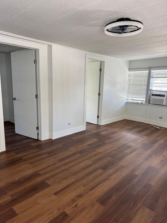 For Sale: $74,999 (4 beds, 2 baths, 1620 Square Feet)