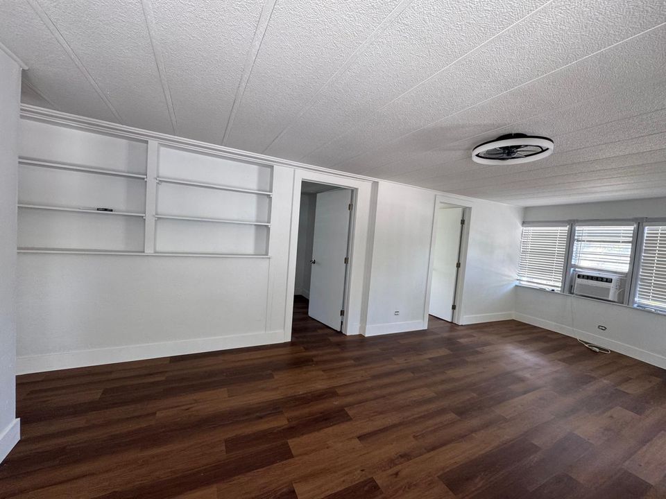 For Sale: $74,999 (4 beds, 2 baths, 1620 Square Feet)