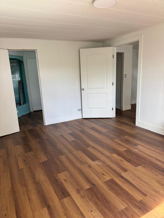 For Sale: $74,999 (4 beds, 2 baths, 1620 Square Feet)