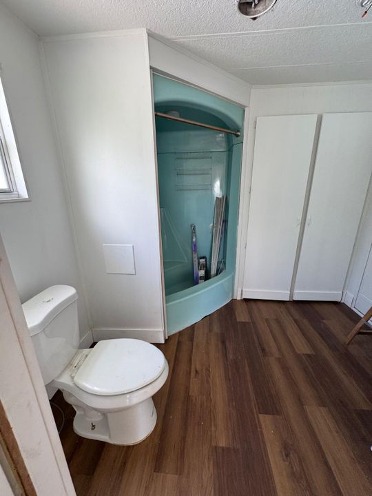 For Sale: $74,999 (4 beds, 2 baths, 1620 Square Feet)