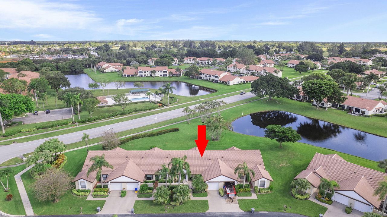 For Sale: $335,000 (2 beds, 2 baths, 1062 Square Feet)