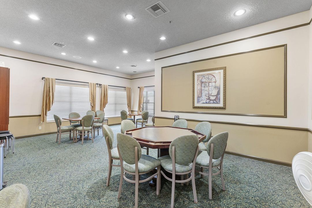 For Sale: $335,000 (2 beds, 2 baths, 1062 Square Feet)