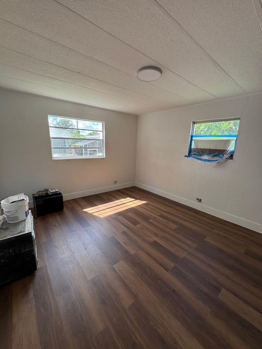 For Sale: $74,999 (4 beds, 2 baths, 1620 Square Feet)