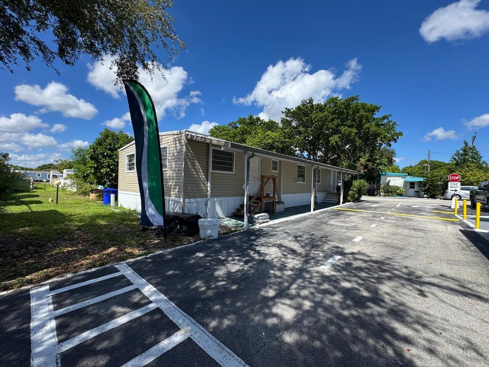 For Sale: $74,999 (4 beds, 2 baths, 1620 Square Feet)