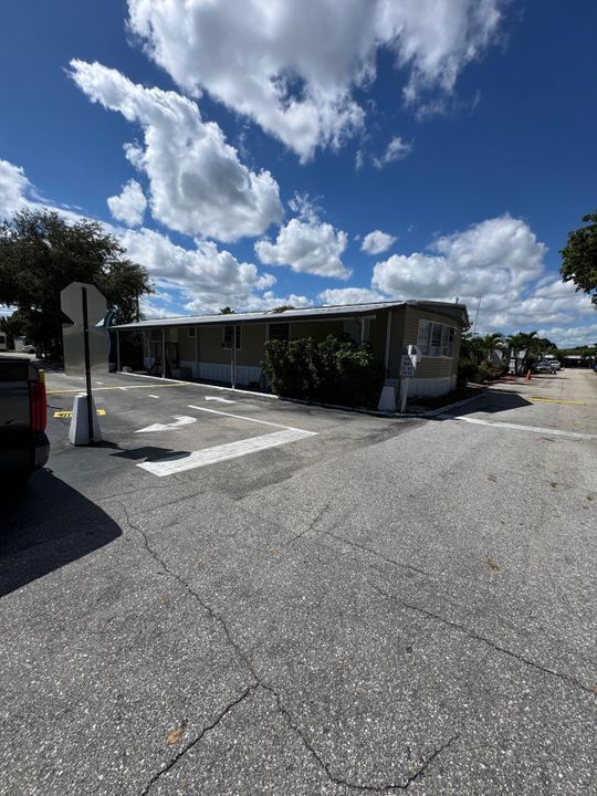 For Sale: $74,999 (4 beds, 2 baths, 1620 Square Feet)