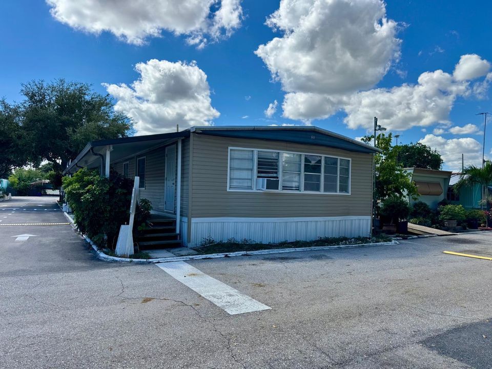 For Sale: $74,999 (4 beds, 2 baths, 1620 Square Feet)