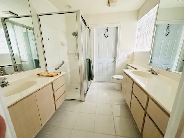 Active With Contract: $359,000 (2 beds, 2 baths, 1525 Square Feet)