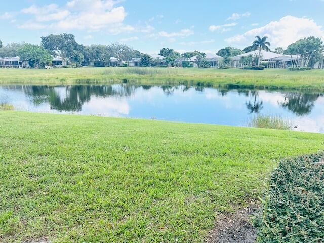 Active With Contract: $359,000 (2 beds, 2 baths, 1525 Square Feet)