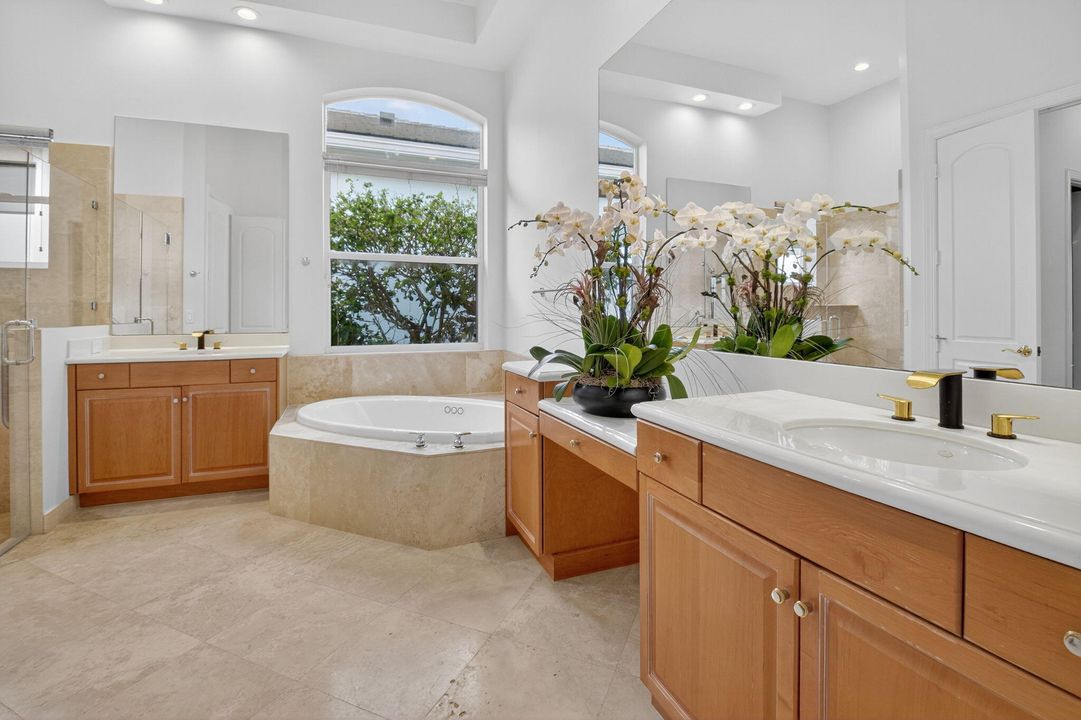 For Sale: $1,300,000 (3 beds, 2 baths, 2742 Square Feet)