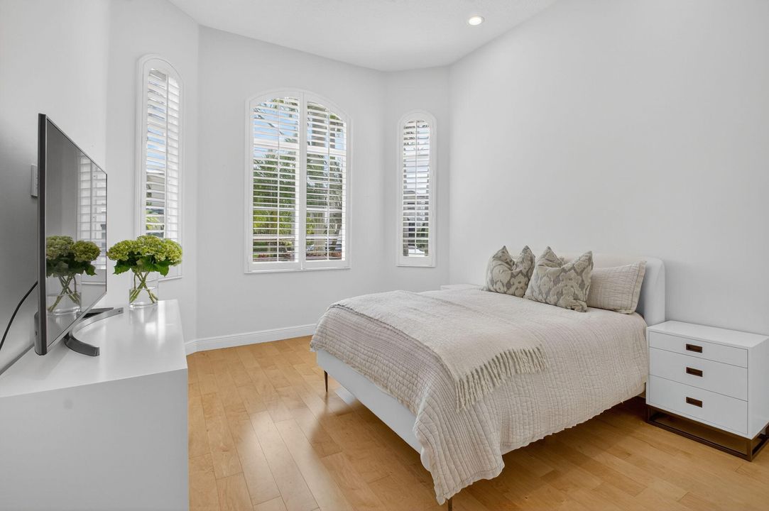 For Sale: $1,300,000 (3 beds, 2 baths, 2742 Square Feet)