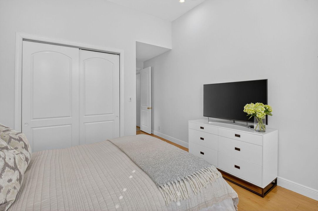 For Sale: $1,300,000 (3 beds, 2 baths, 2742 Square Feet)