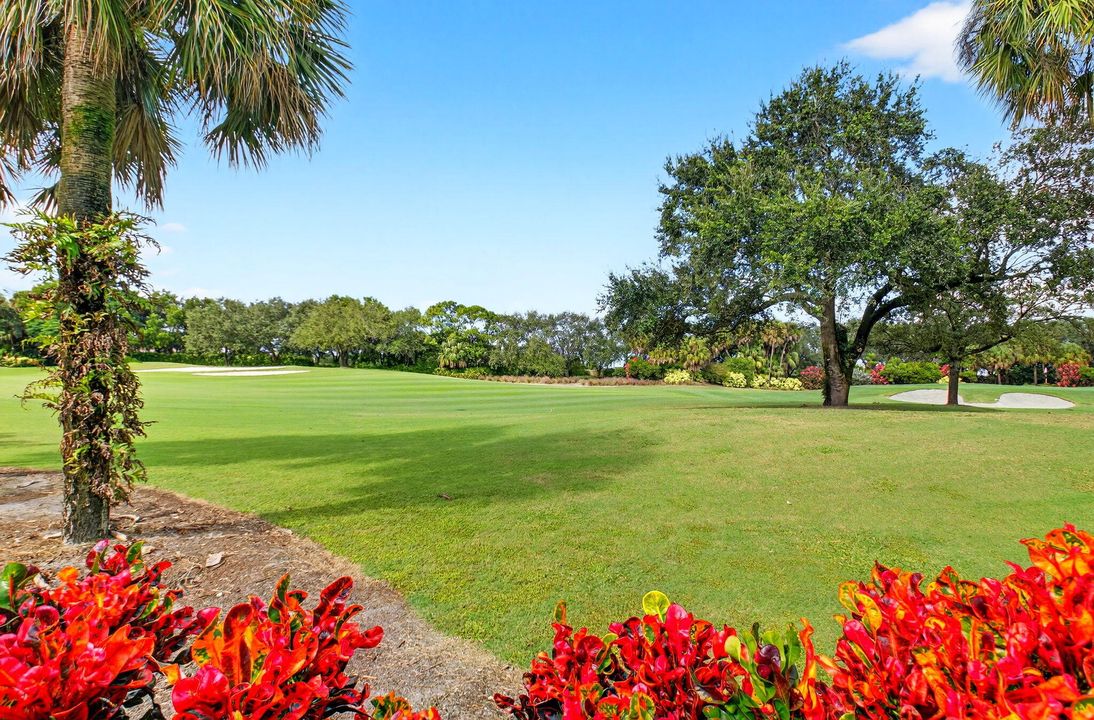 For Sale: $1,300,000 (3 beds, 2 baths, 2742 Square Feet)