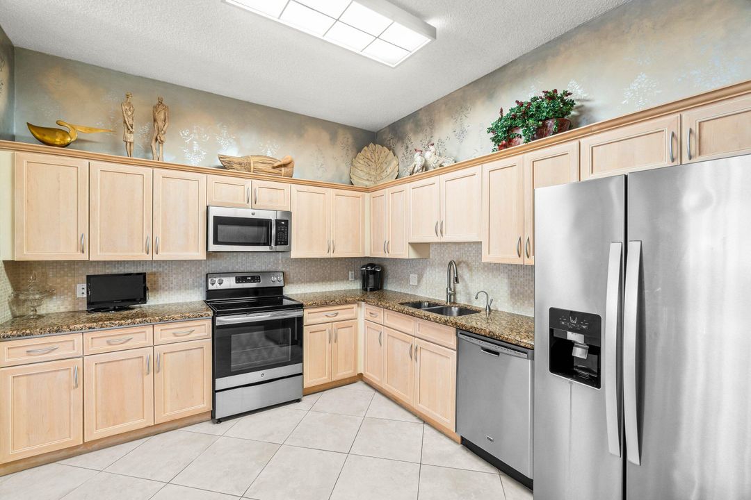 For Sale: $549,000 (3 beds, 2 baths, 2053 Square Feet)