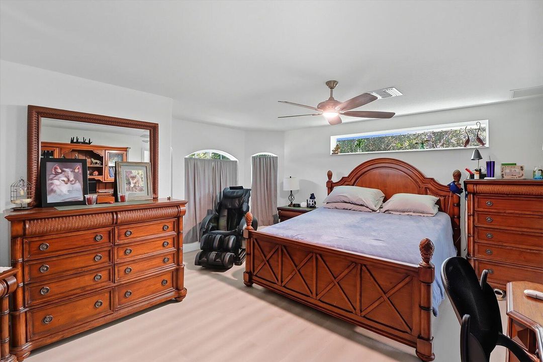 待售: $799,900 (3 贝兹, 2 浴室, 2065 平方英尺)