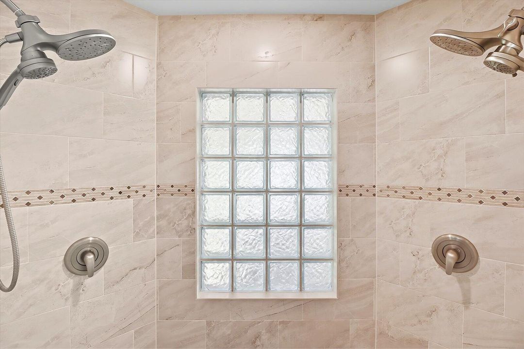 待售: $799,900 (3 贝兹, 2 浴室, 2065 平方英尺)