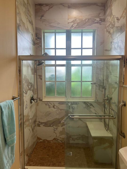 Activo con contrato: $750,000 (3 camas, 2 baños, 3041 Pies cuadrados)