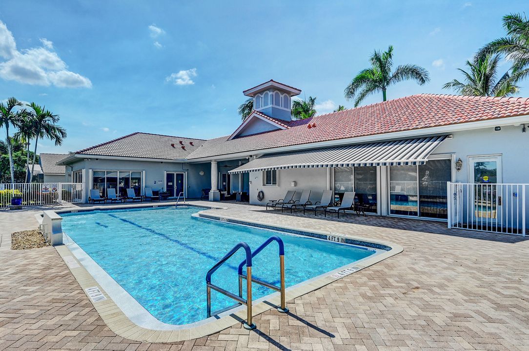 For Sale: $440,000 (3 beds, 2 baths, 2433 Square Feet)