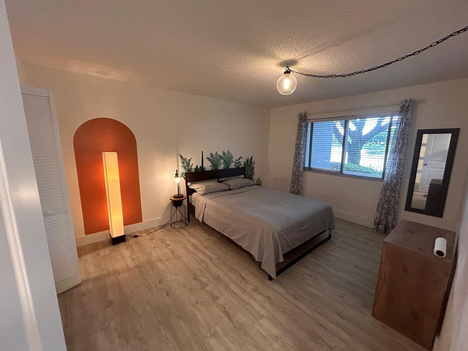 For Rent: $2,275 (2 beds, 2 baths, 1000 Square Feet)