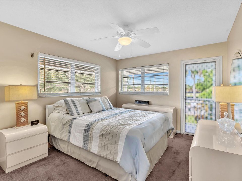 Active With Contract: $185,000 (2 beds, 1 baths, 798 Square Feet)