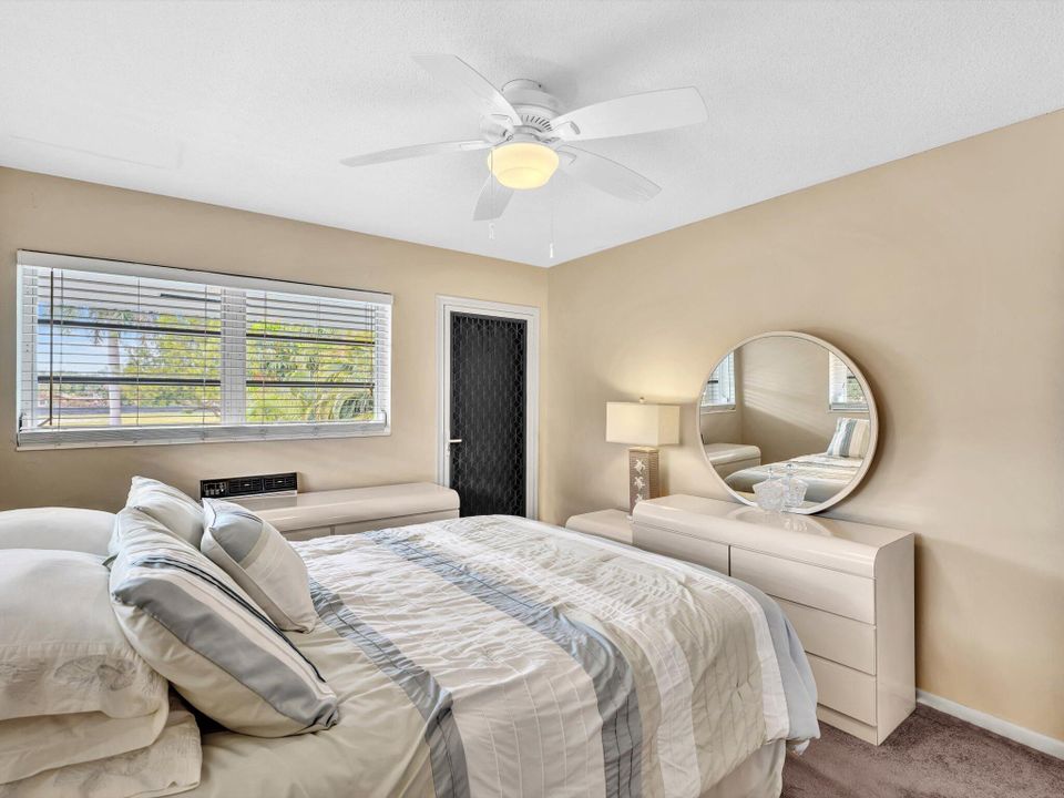 Active With Contract: $185,000 (2 beds, 1 baths, 798 Square Feet)