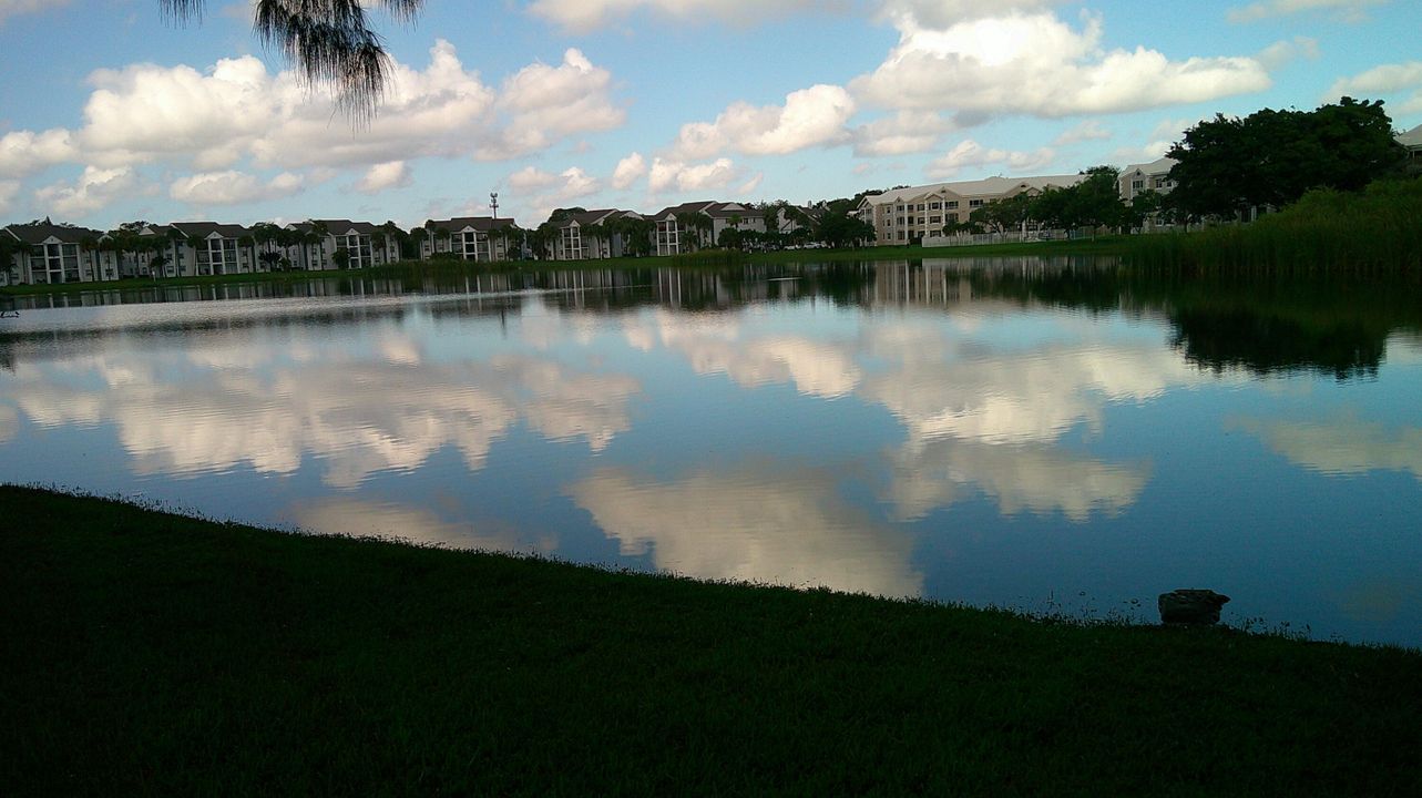 For Rent: $2,275 (2 beds, 2 baths, 1000 Square Feet)