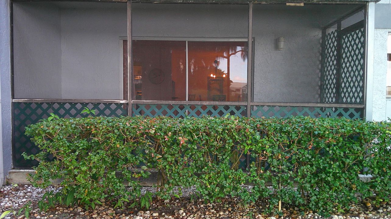 For Rent: $2,275 (2 beds, 2 baths, 1000 Square Feet)